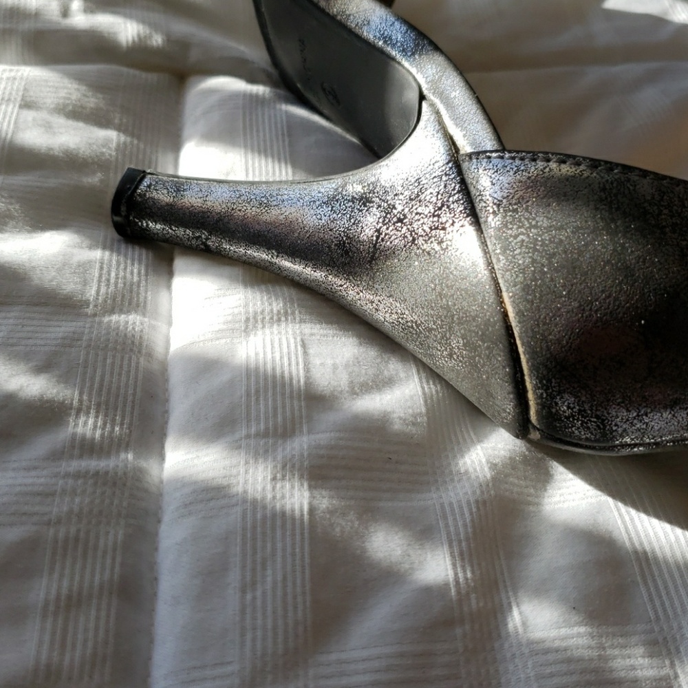 Heels - Picture 5 of 6